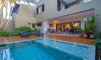 linda casa à venda  no Jardim Petrópolis com 3 suítes 4 vagas de garagem