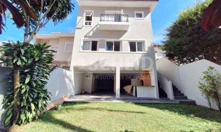 Casa a venda de 223,00m² útil, com 3 quartos, em Jardim Prudência!