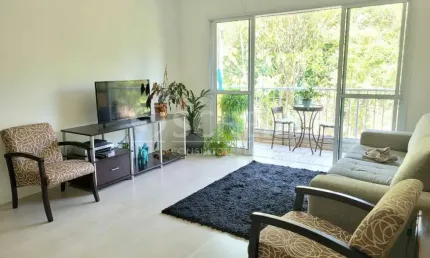 Town House a venda com três quartos no condomínio Terrara.