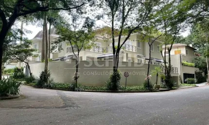 Casa de Condomínio à Venda no Super Quadra Morumbi - 4 Suítes, Piscina e Área Gourmet