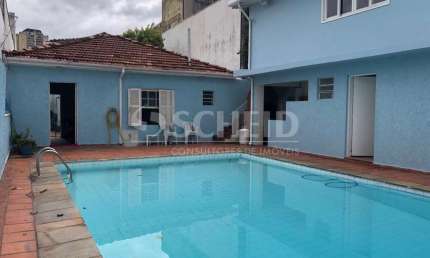 Casa no Brooklin com 5 quartos 2 suítes 4 vagas de garagem.