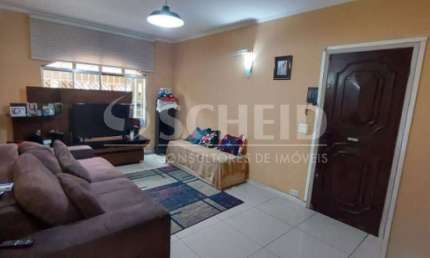 Casa de 120m² no bairro Campo Grande com 3 dormitórios,1 suíte e 2 vagas.
