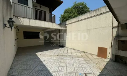 CASA PARA LOCAÇÃO EM RUA SEM SAÍDA  -  PRÓXIMO A AV. RIO BONITO - 3 DORMS - 3 SUÍTES - 4 VAGAS