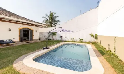 Casa á Venda no Alto da Boa Vista com 700m², 4 quartos sendo 1 suite, 6 vagas.