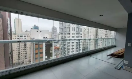 Apartamento Moema com 121m², 2 quartos, 2 suítes, sala para 2 ambientes, cozinha gourmet integrada.