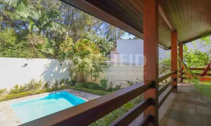 CASA CHARMOSA JARDIM MARAJOARA! 4 DORMITÓRIOS, 2 SUITES, 3 VAGAS DE GARAGEM, CERCADO DE ÁREA VERDE!