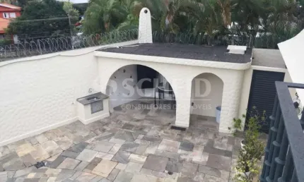 Sobrado morumbi, com 400m²,  4 quartos, 4 suítes, 5 vagas, copa,cozinha, sala , terraço, piscina.
