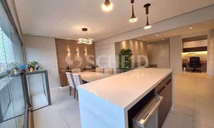 Apartamento a venda no Jd Prudência com 150m, 4 quartos sendo 2 suítes e 2 vagas.