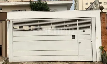 Casa  à Venda no Campo Belo - 3 Suítes, 4 Vagas e Excelente Localização