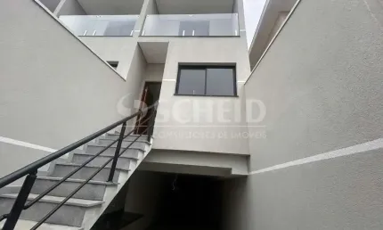 Sobrado recém construído - 3 quartos, 3 suítes, 2 vagas de garagem - Campo Grande