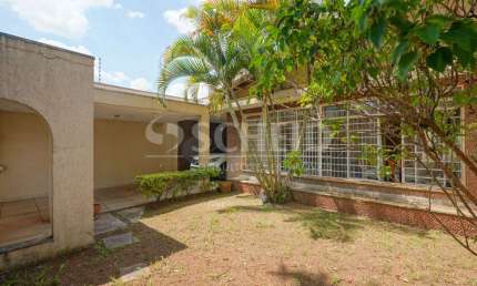 Casa Térrea no Brooklin com3 quartos 3 banheiros e 6 vagas de garagem!!
