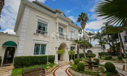 Casa em Condomínio 4 quartos e 4 suítes com 6 vagas - 663 m² - Granja Julieta