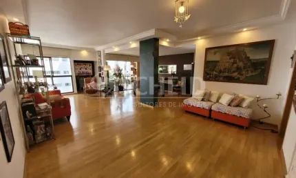 Apartamento Reformado em Moema - 125 m², Andar Alto e Face Norte