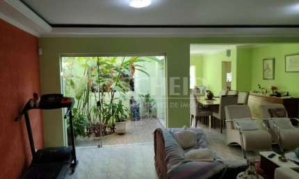 Casa à venda com 03 quartos e 02 vagas no Jabaquara