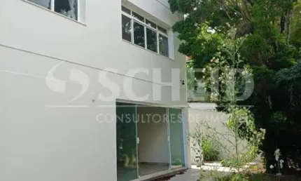 Casa para locação com 4 quartos, 3 vagas e quintal no Jardim Prudência