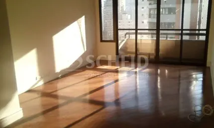 Apartamento à Venda em Moema com 130m², 3 dormitórios (1 suíte) e 2 vagas