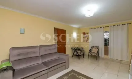 Casa no campo belo, 240m2, 3 quartos, área gourmet e 2 vagas de garagem.