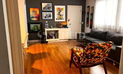 Apartamento reformado à venda no Campo Belo com 90m², 3 quartos e 1 suíte