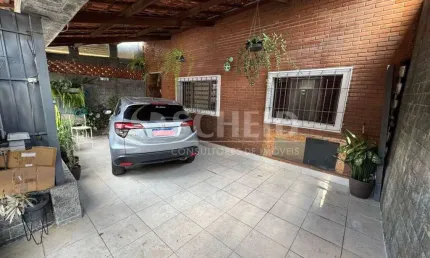 CASA TÉRREA COM FRENTE PARA DUAS RUAS - 3 DORMS - 1 SUÍTE - 3 VAGAS