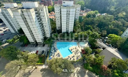 APARTAMENTO COM 50m²,  VAGA FIXA NO JARDIM MARAJOARA EM CONDOMINIO CLUBE.