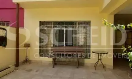 Casa de Vila com 177m², 3 quartos, 3 banheiros, 3 vagas, sala para 2 ambientes, fundos para bosque.