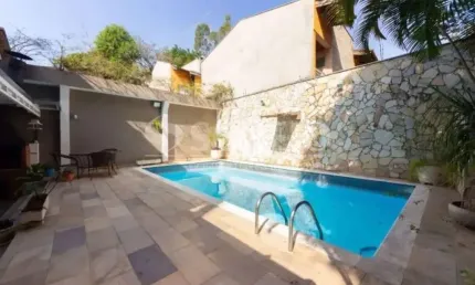 Casa Magnífica com Muita Luz Natural e Áreas de Lazer Espetaculares!