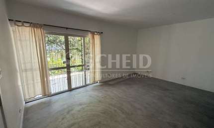 Sobrado á Venda no Campo Belo com 185m², 4 quartos, 2 vagas.