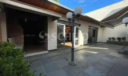 Alto da boa vista. casa com 3 quartos, 3 vagas e quintal