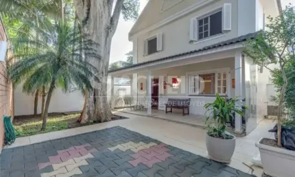 Casa a venda em condomínio fechado , segurança privada 24h no bairro alto da boa vista
