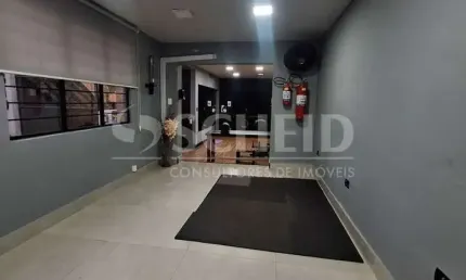 Casa comercial - 2 quartos - 6 banheiros - 4 salas - 1 vaga