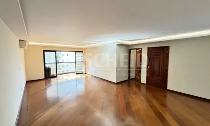 Apartamento a venda em Moema - 3 suítes, 3 vagas e varanda