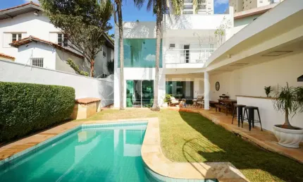Casa a venda de 365,00m² útil, com 3 quartos e 2 vagas, na vila mascote