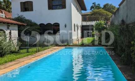 Casa à venda no Jardim Petrópolis, 4 quartos (3 suíte), 3 vagas.