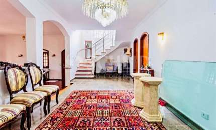 Ampla Casa  para Locação no Jardim Londrina - 315 m², 4 Quartos e Conforto para Toda a Família
