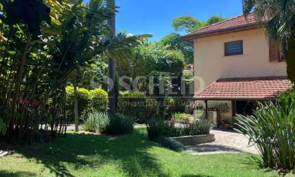Casa à venda no Jardim Petrópolis, 3 quartos e 3 vagas.