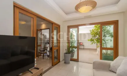 Casa de vila, com 3 quartos sendo 1 suíte, 4 banheiros, 2 vagas, chácara santo antonio