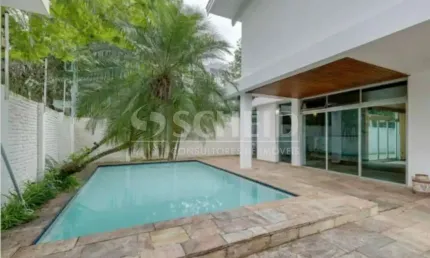 Sobrado à venda ou para alugar com 4 quartos, sendo 4 suítes, em Granja Julieta, São Paulo - SP