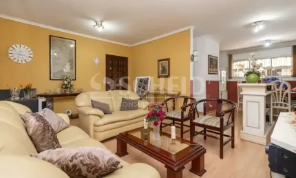 Casa à venda com 03 quartos e 04 vagas  na  Cidade Ademar