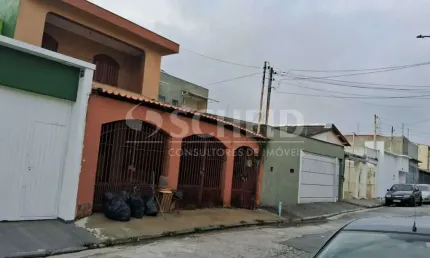 Sobrado a venda , 04 dormitórios,01 suite com hidromassagem, 05 banheiros , quintal, jardim, varanda