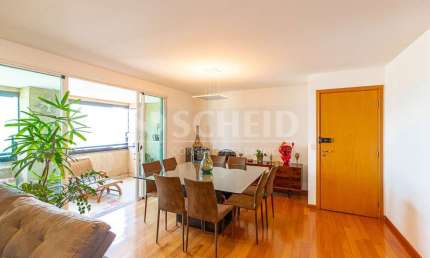 Apartamento á Venda no Brooklin com 125m², 3 quartos sendo 1 suíte, 3 vagas.