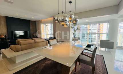 Apartamento espaçoso de 185m² no coração do Campo Belo!