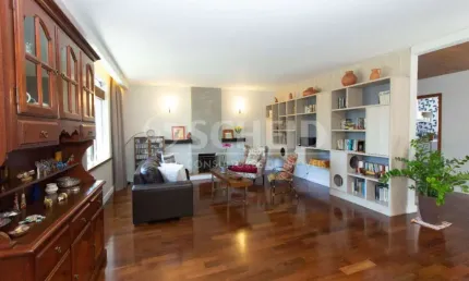 Casa á venda no brooklin com 314m², 4 quartos sendo 2 suítes, 4 vagas.