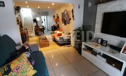 Casa à venda com 02 dormitórios e 01 vaga no Parque Jabaquara