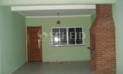 Sobrado para locação com 3 suítes e 4 vagas de garagem.