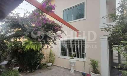 Casa à venda com 03 dormitórios e 02 vagas no Jardim Prudência