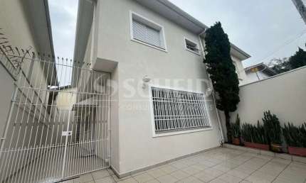 Casa Sobrado Vila Cordeiro com 3 quartos sendo 3 suítes e 3 vagas de garagem!