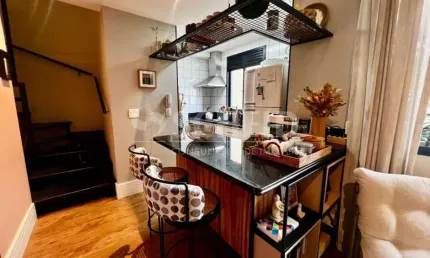 Apartamento duplex mobiliado com suíte e lazer em Pinheiros