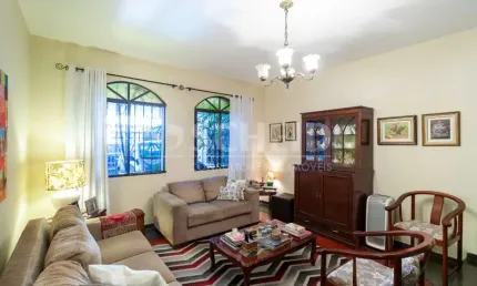 Sobrado á Venda no Alto da Boa Vista com 173m²,  3 quartos sendo 3 suítes, 2 vagas.