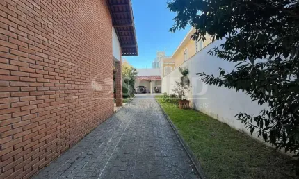 Casa  no Brooklin com 4 quartos 2 suítes e 7 vagas de garagem!!