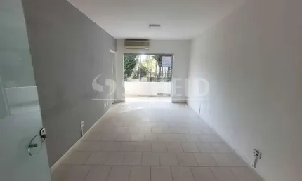 Sala comercial de 30m2, sendo sobreloja, em ótima localização no Jardim Marajoara